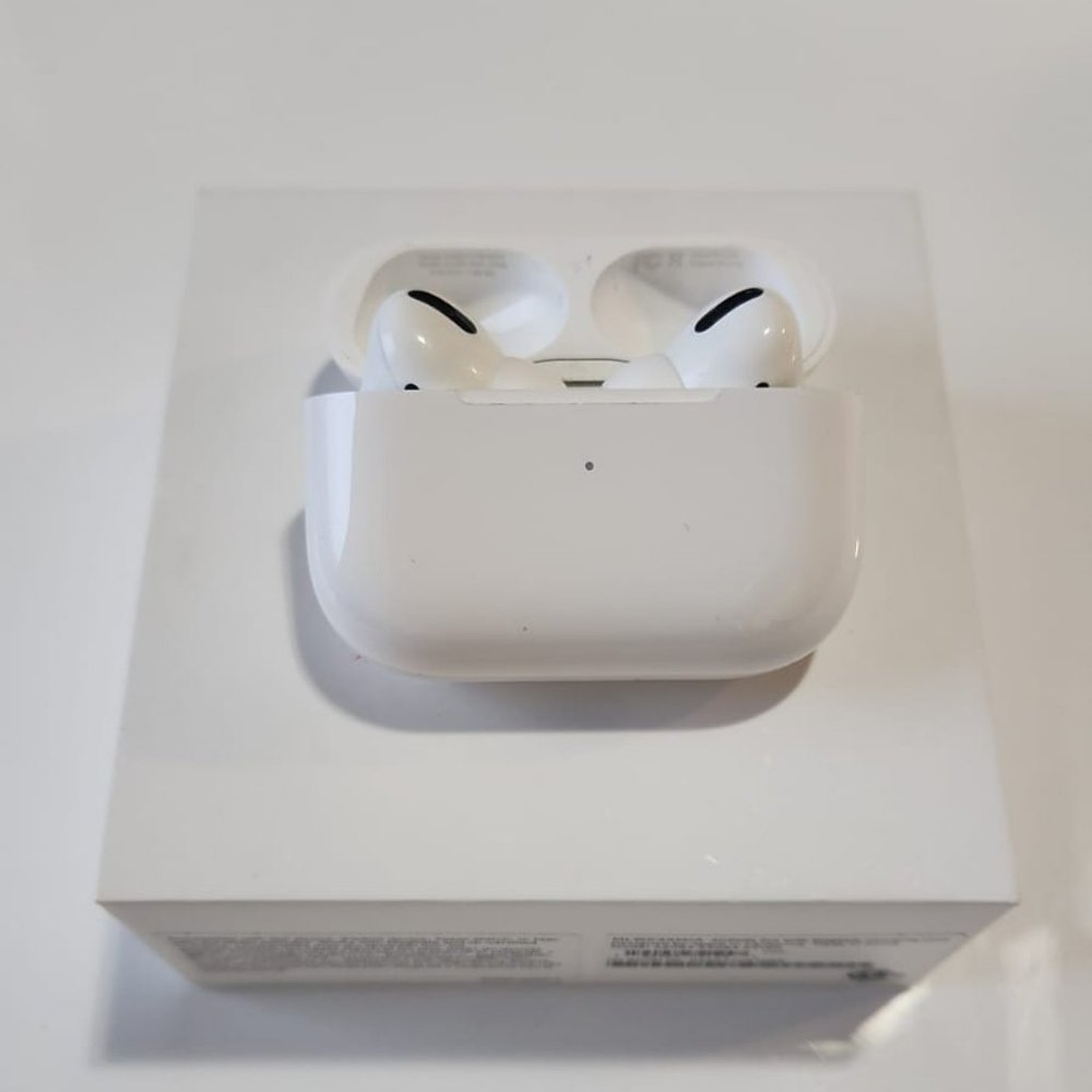 Apple - AirPods Pro (with Magsafe Charging Case) - White
